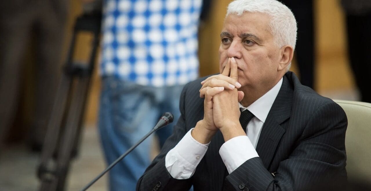 Transferts des migrants africains : Le Directeur général de Bank Al Maghrib plaide pour l’interconnexion des systèmes de paiement "Cette interconnexion s'avère essentielle pour réduire les délais, les coûts et la sécurité des transferts", a souligné M. Bouazza lors d'un panel initié par la Mission permanente du Maroc auprès de l'ONU à Genève, dans le cadre du Forum public de l’Organisation mondiale du commerce (OMC), qui se tient du 10 au 13 septembre au siège de l’Organisation. Il a relevé que l'adoption dans de nombreux pays des systèmes de paiement instantané, basés sur des solutions alternatives à l’argent liquide et à faibles coûts, a ouvert la voie à une concurrence accrue dans le marché des transferts.