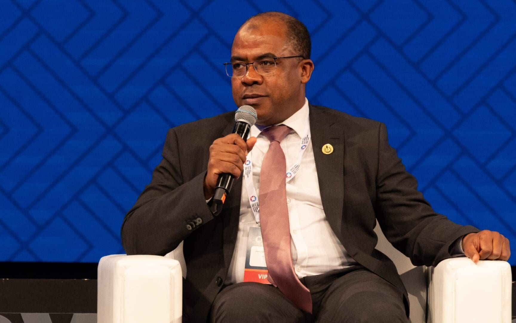 Hydrocarbures : La Libye fera la promotion de ses atouts lors de l’African Energy Week 2024 à Cape Town En prévision d'un cycle d'octroi de licences pétrolières et gazières prévu pour 2025, la Libye cherche à attirer les investissements étrangers dans ses perspectives d'exploration à terre et ses infrastructures de production.