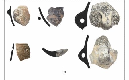 Cette nouvelle découverte, fruit d'une collaboration entre l'Institut national des sciences de l'archéologie et du patrimoine (INSAP) au Maroc, l'Institut des sciences du patrimoine culturel du Conseil national de la recherche en Italie (CNR-ISPC), le McDonald Institute for Archaeological Research de l'Université de Cambridge et l'Association internationale d'études méditerranéennes et orientales (ISMEO), a révélé une société du Néolithique final (3400-2900 avant l'ère chrétienne) jusqu'ici inconnue, précise le ministère dans un communiqué.