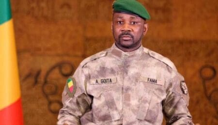 Goïta, qui s'exprimait lors d'une adresse à la nation sahélienne à l'occasion de la célébration du premier anniversaire de la signature de la Charte du Liptako-Gourma instituant l’Alliance des États du Sahel (AES), précise que "le but est d'harmoniser les documents de voyage dans notre espace commun et de faciliter la mobilité de nos citoyens à travers le monde".