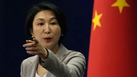 L'allégement de la dette a été proposé dans le cadre d'un plan d'action triennal annoncé lors du sommet. La Chine n'a jamais été le principal créancier de l'Afrique", a-t-elle ajouté. Selon le quotidien South China Morning Post, Pékin «renoncera aux prêts intergouvernementaux sans intérêt accordés à 33 pays africains qui doivent être remboursés d'ici la fin de l'année.»