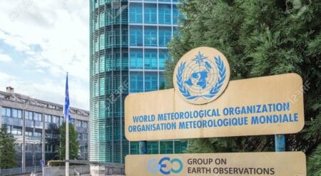 "Le continent africain s'est réchauffé à un rythme légèrement plus rapide que la moyenne mondiale, soit environ 0,3°C par décennie entre 1991 et 2023", relève l'OMM dans son rapport sur l'état du climat en Afrique en 2023.