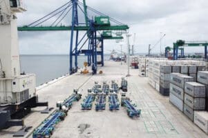 Gabon : NOIP et AMD signent un contrat stratégique pour l’exportation du manganèse «Nous sommes fiers de pouvoir entamer ce voyage aux côtés de NOIP, dont je salue le professionnalisme, et qui a su établir un climat propice à la collaboration » affirme Tang-Lambolez Ming Hai, Directeur général de AMD.