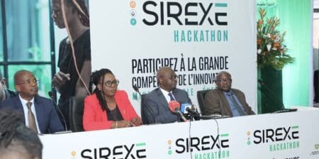 Côte d’Ivoire | Une compétition de Hackathon organisée en marge du SIREXE 2024 Le SIREXE Hackathon mettra en prise les étudiants, les entreprises et les start-up de divers horizons. Il se veut inclusif et sans distinction de nationalité, a insisté M. Sabati Cissé. La phase de présélection du SIREXE Hackathon retiendra les neufs meilleurs projets sélectionnés par un jury qui seront présentés lors du SIREXE. En effet, trois projets seront retenus dans chaque secteur (mines, hydrocarbures et énergie). Un accent particulier est mis sur l’aspect de la propriété intellectuelle afin de protéger les œuvres des titulaires : «les candidats doivent écrire de manière complète la situation de leur projet, notamment en ce qui concerne la propriété intellectuelle», a précisé, Mme Mireille Aka, Porte-parole du SIREXE 2024.