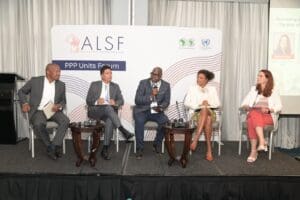L’édition 2024 du Forum Africa Public-Private Partnerships, organisée les 17 et 18 septembre à Nairobi, par la Facilité africaine de soutien juridique (ALSF), organisation internationale d'assistance juridique aux pays africains, a mobilisé un panel d’invités prestigieux. Avec un objectif clair : discuter de la mise en place de partenariats public-privé pour intégrer la résilience climatique dans les projets d'infrastructures. En d'autres termes, démontrer que la coopération entre les gouvernements africains et les acteurs du secteur privé peut non seulement jouer un rôle déterminant dans le développement des économies du continent, mais aussi les protéger des impacts croissants du changement climatique.