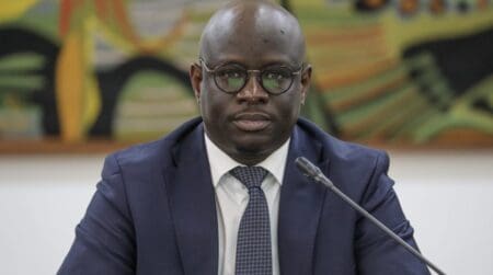 Sénégal | Le gouvernement veut renégocier l’accord avec le FMI D’après le ministre, cette suspension devrait permettre de renégocier l’accord en cours avec le Fonds, avec pour objectif d'en conclure un autre, d'ici le premier trimestre 2025. De ce fait, les versements que devait recevoir Dakar cette année dans le cadre des accords de financements signés avec le FMI seraient suspendus.