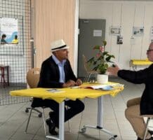 On notera tout d’abord qu’au-delà du Sommet deux autres évènements parallèles ont été organisés : le Festival de la Francophonie «Refaire le monde» et sa riche programmation culturelle (avec un village consacré à la Francophonie notamment au Cent quatre à Paris), et Francotech, salon des affaires et des innovations en français.
Sur un autre plan, nous avons assisté à une effervescence de réunions, manifestations, colloques mis en place par des organisations non gouvernementales, des collectivités ou regroupements de collectivités, des associations… Par exemple, les réunions de l’association internationale des maires francophones (AIMF), ou encore les rencontres franciliennes de la Francophonie organisées par la région Île-de-France, des symposiums corporatistes francophones, des festivals autour de la musique, de la littérature ou encore de l’humour. Un véritable bouillon de Francophonie mais qui a surtout rassemblé des passionnés et des militants de la «cause francophone !» 