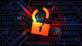 L'authentification multifactorielle résistante à l'hameçonnage est également une bonne idée car elle ajoute une couche de sécurité, rendant plus difficile pour les attaquants d'obtenir un accès non autorisé. Les entreprises peuvent également mettre en œuvre des analyses du comportement des utilisateurs pour surveiller et analyser les activités des employés afin de détecter les anomalies qui pourraient indiquer un compte compromis. Mais la technologie seule ne suffit pas. Les entreprises doivent investir dans la bonne formation à la cybersécurité, cultiver une culture de sécurité centrée sur l'humain et des pratiques de sécurité conscientes.