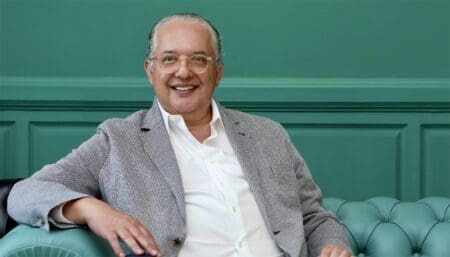 IFC, Fipar Holding (fonds d'investissement géré par CDG Invest) et CDG Invest Growth (à travers son fonds sous gestion Capmezzanine III) détiendront conjointement une participation de 21,5% dans Retail Holding, aux côtés de ses actionnaires historiques, Best Financière et Sanam Group.