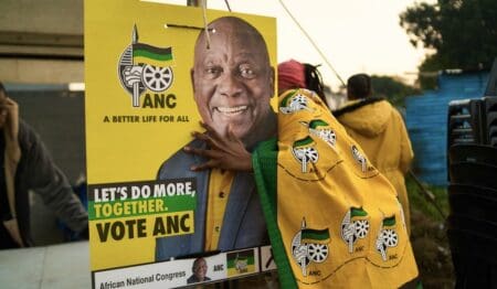 En l'espace de six mois, l'ANC en Afrique du Sud a perdu la majorité absolue pour la première fois depuis la fin de l'apartheid, le parti démocratique du Botswana a été déboulonné après quasiment six décennies de règne et le Frelimo au Mozambique fait face à une contestation ardente dans la rue après des élections entachées d'irrégularité.