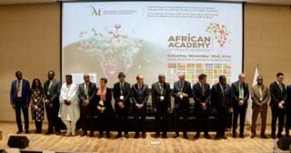 La cérémonie de lancement de cette institution dédiée à la promotion de la recherche et du développement dans le domaine des sciences de la santé en Afrique, s’est déroulée en présence du ministre de la Santé et de la Protection sociale, Amine Tahraoui, du Secrétaire général du ministère de l’Enseignement supérieur, de la Recherche scientifique et de l’Innovation, Mohamed Khalfaoui, de l’Ambassadeur-Directeur Général de l’Agence marocaine de coopération internationale, Mohamed Methqal et d’autres personnalités marocaines et africaines. Situé dans le Complexe hospitalo-universitaire international Mohammed VI de Dakhla, le site du siège de l’Académie africaine des sciences de la santé comprend, entre autres, un quartier universitaire, un quartier résidentiel et un centre des congrès.