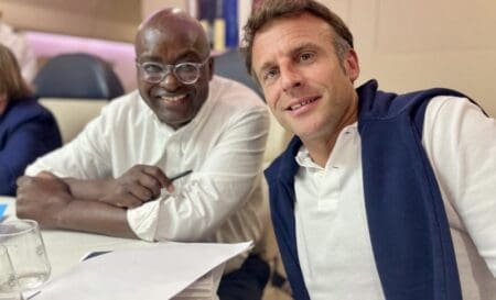 La nouvelle institution pluridisciplinaire a déjà son logo, sa directrice (la journaliste et réalisatrice Liz Gomis), une petite dizaine de salariés et une partie de son budget mais attend fébrilement l'arbitrage sur son point de chute, qui conditionnera aussi son champ d'action. Contacté par l'AFP, le ministère de la Culture, qui assure la tutelle sur le lieu avec les Affaires étrangères, n'a pas fait de commentaire.