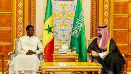 Dès son installation en avril dernier, le nouveau pouvoir à Dakar avait dénoncé ce contrat au motif qu’il était «surévalué et entaché d’irrégularités.» Diomaye Faye a révélé l’information au retour de sa visite officielle à Ryad et Istanbul. Selon le Président sénégalais, «les autorités saoudiennes vont faire une nouvelle et meilleure offre», résultat des discussions avec les dirigeants du groupe Acwa Power de l'importance de renégocier les termes financiers de ce marché.
