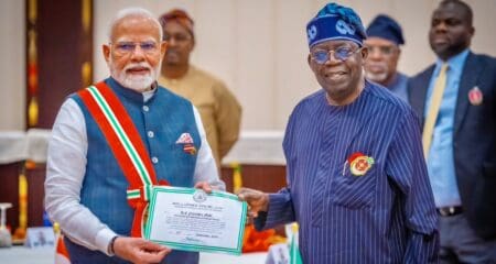 Visite d’Etat |Le Premier ministre indien au Nigeria pour un « partenariat stratégique » Le Nigeria est la première étape d'une tournée qui mènera le dirigeant indien au sommet du G20 au Brésil qui s'ouvre lundi puis au Guyana. Cette visite a été présentée par New-Delhi comme une rencontre entre des "partenaires naturels." "Puisse cette visite approfondir les relations bilatérales entre nos deux pays", a déclaré M. Modi sur les réseaux sociaux à son arrivée à Abuja.