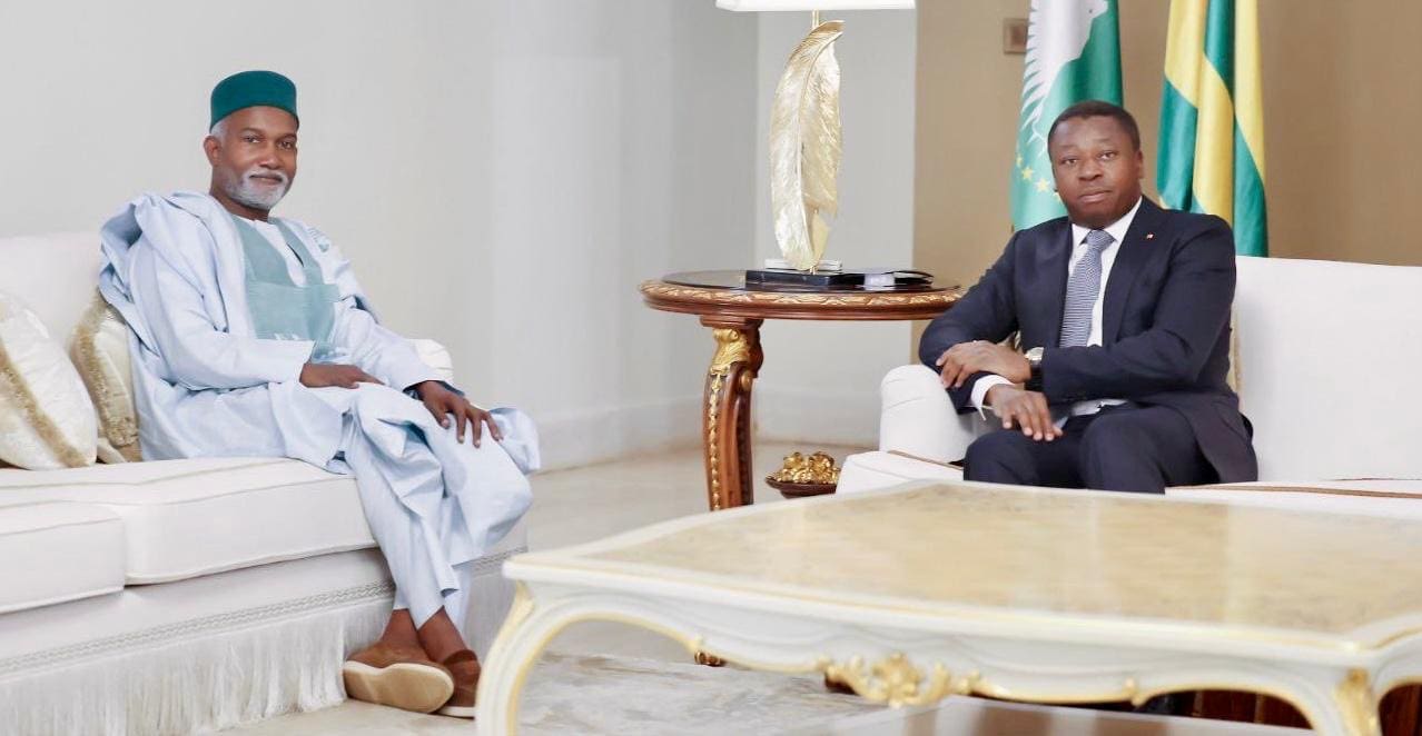 Togo | Faure Gnassingbé, avocat en chef de l’intégration sous-régionale Cette rencontre avec le ministre des Affaires étrangères d’Abuja, s'inscrit dans le cadre de la préparation du prochain Sommet ordinaire de la Conférence des Chefs d'Etat et de gouvernement de la Cédéao, où des enjeux politiques et sécuritaires seront sur la table des dirigeants.