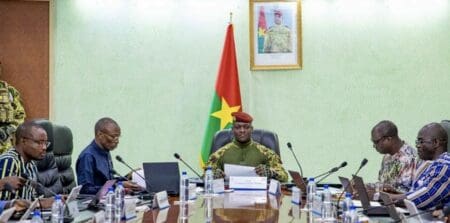 Adopté en conseil des ministres, ce mercredi 13 novembre, le projet de budget exercice 2025 ambitionne d’améliorer tous les indicateurs en matière de gouvernance, d’infrastructures et de secteurs sociaux. C’est d’ailleurs, dans ce sens que le Président du Faso, le Capitaine Ibrahim Traoré a, lui-même, procédé à l’arbitrage en échangeant avec chaque ministre.
