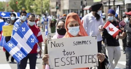 Les "Journées Québec" étaient organisées notamment en Europe et en Afrique où la province recrutait des ingénieurs, des informaticiens, des infirmières et du personnel enseignant pour combler les pénuries de main-d'œuvre dans ces secteurs. "Nous confirmons que le MIFI ne tiendra pas de nouvelles missions de recrutement Journées Québec d’ici au 30 juin 2025, soit jusqu’à ce que soient connues les prochaines orientations", a souligné le ministère.