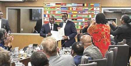 Les conseils d’administration du Groupe de la Banque africaine de développement ont approuvé hier la proposition de la direction de la Banque pour la construction d’un bâtiment moderne et à la pointe de la technologie destiné à accueillir son siège social à Abidjan, capitale économique de la Côte d’Ivoire.