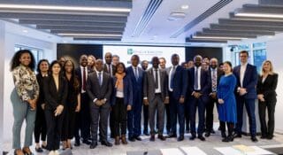 Africa Finance Corporation (AFC), le principal fournisseur de solutions d'infrastructure du continent, a annoncé ce 3 décembre son rôle de coordinateur mondial, co-arrangeur principal, souscripteur, teneur de livres et garant dans la syndication réussie d'une facilité pouvant atteindre 2 milliards d'euros pour Bank of Industry (BOI), l'institution financière de développement la plus importante et la plus influente du Nigéria. La transaction est une syndication de prêts mondiaux record pour BOI et marque la plus grande levée de capitaux de son histoire, établissant une nouvelle norme pour le financement du développement en Afrique.