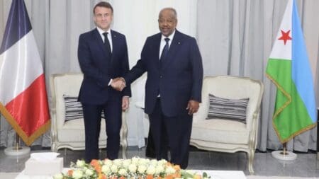 Géopolitique | La base française à Djibouti « point de projection » pour des missions en Afrique, annonce Macron "Notre rôle change en Afrique (..) parce que le monde change en Afrique, parce que les opinions publiques changent, parce que les gouvernements changent", a déclaré le chef de l'Etat devant les forces françaises stationnées à Djibouti, avant de partager un dîner de Noël avec elles.