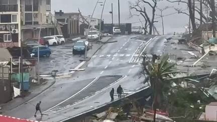 2024, l'année la plus chaude jamais enregistrée, a connu des records de températures, aussi bien dans l'air qu'à la surface des mers, et cette chaleur a fourni un carburant pour renforcer les cyclones, les vagues de chaleur et d'autres phénomènes météorologiques extrêmes à travers le monde. Selon le réseau de scientifiques World Weather Attribution (WWA), référence dans l'analyse de l'influence du réchauffement climatique sur les désastres naturels, presque toutes les grandes catastrophes étudiées ces 12 derniers mois ont été exacerbées par les conséquences des émissions de gaz à effet de serre de l'humanité.