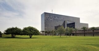 Les fonds levés sur le marché serviront notamment à financer le programme d’investissement vert de 13 milliards de dollars du leader mondial des solutions de nutrition des plantes et des engrais phosphatés pour la période 2023-2027. Il vise à accroître la capacité d'extraction minière et de production d'engrais et à atteindre une neutralité carbone en 2040.