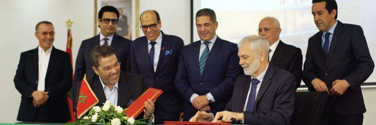 Maroc | Signature d’un protocole d’accord pour la mise en place de la ligne maritime commerciale Agadir-Dakar En vertu de ce document paraphé par le président du Conseil de la région de Souss-Massa, Karim Achengli et Gregory Darling, président de la société "Atlas Marine", chargée de la réalisation du projet, cette nouvelle liaison maritime a pour objectif d’optimiser le transport des marchandises et de répondre aux défis logistiques liés aux itinéraires terrestres.
