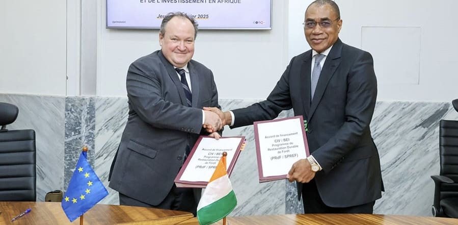 Financement | La Côte d’Ivoire et la BEI signent deux accords d’une valeur de 200 millions d’euros Paraphés pour le compte de l’Etat ivoirien, par le ministre des Finances et du Budget, Adama Coulibaly, et du côté de la BEI par son vice- président, Ambroise Fayolle, ces deux accords de financement, en ligne avec la stratégie «Global Gateway» pour générer une croissance inclusive et des emplois, visent, d’une part, à soutenir les efforts de la Côte d’Ivoire en matière de lutte contre la déforestation et, d’autre part, à lui apporter un soutien financier pour l’acquisition d’actions additionnelles au sein de l’Agence pour l’Assurance du Commerce et de l’Investissement en Afrique (ATIDI).