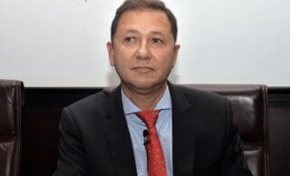 Cité dans le communiqué, le Président-Directeur Général de Managem, Imad Toumi, a déclaré : "la finalisation de cette cession marque une étape décisive, avec le choix d'un acquéreur solide, capable de financer à la fois l’acquisition et le développement de la mine d'Oumejrane. Nous sommes confiants que Purple Hedge DWC, avec le soutien de ses investisseurs, maintiendra les standards d'excellence en matière de santé, de sécurité, de protection de l'environnement qui ont toujours été au cœur de nos priorités."