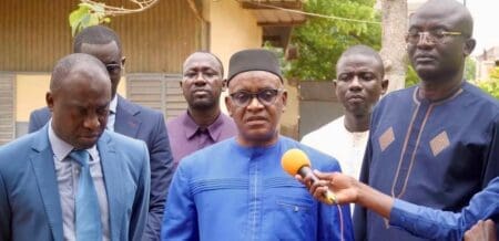 Dans la nuit de samedi à dimanche, des individus armés et masqués ont attaqué l’hôtel Riu Baobab à Pointe Sarène (Mbour), emportant un butin supérieur à 12 millions de francs CFA, soit environ 18 000 euros.