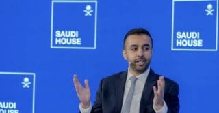 On peut aisément imaginer qu’Emirates Airlines tout comme Qatar Airways n’auront aucune envie de perdre leur leadership actuel. Celui-ci s’exerce non seulement dans le Golde mais dans le monde entier. En termes de passagers/kilomètres transportés, Emirates Airlines est de loin le premier transporteur international, il faut dire que la compagnie de Dubaï n’a aucun marché domestique. Qatar Airways lutte pour faire sa place, la compagnie vise la première, mais ce n’est pas gagné.