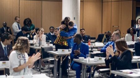 Aujourd'hui, 1,2 milliard de jeunes de 15 à 24 ans représentent 16 % de la population mondiale. D'ici à 2030, échéance fixée pour la mise en œuvre des 17 Objectifs de développement durable (ODD), le nombre de jeunes devrait augmenter de 7 %, pour atteindre près de 1,3 milliard d’individus. D’après une étude des Nations Unies, 70% des jeunes estiment qu'ils n'ont pas suffisamment d'espace pour s'exprimer dans les débats publics et qu'ils ne peuvent pas faire part de leurs préoccupations et de leurs idées.