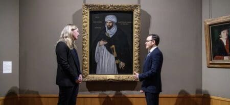 L'actuel ambassadeur du Maroc au Royaume-Uni, Son Excellence Hakim Hajoui, a eu l'occasion unique de réfléchir à l'héritage d'un illustre prédécesseur diplomatique d'il y a plus de 400 ans lors d'une visite au Barber Institute of Fine Arts de l'Université de Birmingham
