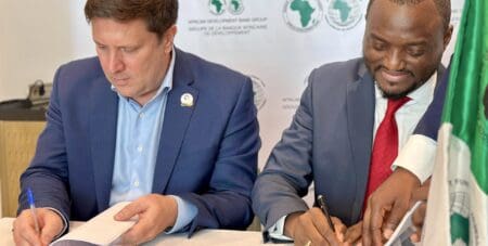 La Banque africaine de développement et le Port autonome de Cotonou ont signé un accord de financement de 98,3 millions d’euros pour moderniser les équipements et étendre les infrastructures du port de la capitale économique du Bénin.