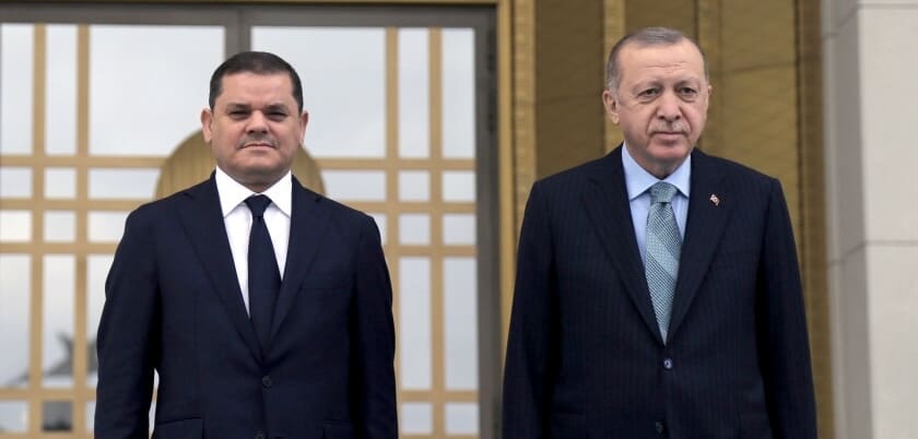 Libye | Tripoli accueillera le Sommet Turquie- Afrique en 2026 Cette décision a été prise lors du 38e Sommet de l'Union africaine (UA) à Addis-Abeba, soulignant l'importance de ce sommet pour la Libye, qui cherche à restaurer son rôle de leader en Afrique. Le pays considère cet événement comme une reconnaissance internationale de son potentiel et de son rôle stratégique dans le renforcement du dialogue entre l'Afrique et des partenaires clés, notamment la Turquie. Les précédentes éditions du sommet se sont tenues à Istanbul (2008, 2021) et à Malabo (2014).