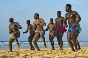 L’inclusion ethnique, est-elle toujours un gage de croissance économique ? Les économistes Pecher et Gaspard en étudiant 41 États africains sub-sahariens démontrent qu’elle est positive pour le PIB lorsqu’elle est accompagnée d’institutions stables et démocratiques.  