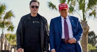 Le président sud-africain a promulgué fin janvier une loi permettant au gouvernement, dans certaines circonstances et par mesure d'intérêt général, de décider d'expropriations sans compensation. La question foncière est un sujet clivant en Afrique du Sud. La majorité des terres sont détenues par la minorité blanche du pays, héritage d'une politique d'expropriation de la population noire pendant l'apartheid.