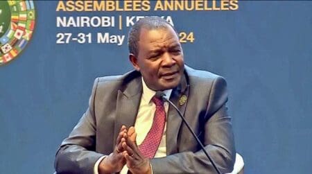 Kenya | Le gouvernement joue à l’équilibriste dans son projet de Budget Au total, les dépenses de l’Etat culmineront à 22,1% du PIB avec l’objectif d’apporter des réponses aux attentes sociales pressantes de la population et de maintenir la soutenabilité de la dette. Une équation a priori complexe mais le gouvernement assure y arriver « grâce à la rationalisation des dépenses, la mobilisation des revenus et l'amélioration de la conformité fiscale ».