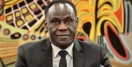 "L'exploitation du rapport a permis de relever des manquements graves qui pourraient revêtir diverses qualifications pénales" dont des "faux en écriture, détournements de deniers publics, blanchiment d'argent et enrichissement illicite", a déclaré le ministre de la Justice Ousmane Diagne, lors d'une conférence de presse à Dakar.
