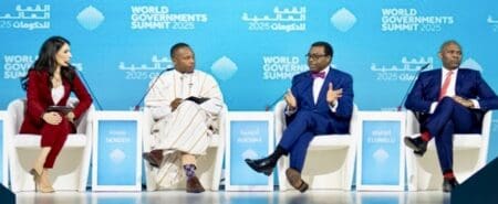 «Le risque en Afrique n’est pas différent de celui de n’importe quelle autre région du monde», a affirmé Akinwumi Adesina, Président du Groupe de la Banque africaine de développement. S’exprimant le 11 février dernier lors d’une table ronde intitulée « La nouvelle révolution économique : une perspective africaine», M. Adesina a cité des données saisissantes qui bouleversent les a priori. «Nous avons demandé à Moody’s Analytics d’examiner le profil de risque de l’Afrique, des investissements et des infrastructures au cours des 14 dernières années. Savez-vous ce qu’ils ont découvert  ? Le taux de perte en Afrique est de 1,7 %. Il est d’environ 13 % en Amérique latine. Celui de l’Europe de l’Est est plutôt d’environ 10 % », a-t-il révélé.