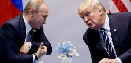 C’est l’ancien chef des services de renseignement du Kazakhstan Alnour Moussayev qui a ramené les suspicions sur le devant de la scène, en affirmant il y a quelques jours dans une publication sur Facebook que Donald Trump a été «recruté par le KGB», les services secrets de l’ex-URSS, en 1987 comme agent étranger.