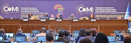 Le Maroc accueillera en mars 2026 la 58ème session de la Commission économique des Nations unies pour l'Afrique (CEA) et la Conférence des ministres africains des Finances, de la planification et du développement économique. Cette annonce a été faite vendredi matin lors de la session des experts de la 57ᵉ session de la CEA et de la Conférence des ministres africains des Finances, de la Planification et du Développement économique qui se tient à Addis-Abeba du 12 au 18 mars courant. À cette occasion, le choix du Royaume pour abriter cette importante Conférence a été adopté à l’unanimité et sans aucune objection, témoignant ainsi de la confiance renouvelée en l’expertise et l’engagement du Maroc dans l’organisation d’événements d’envergure continentale.