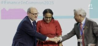 Le Sommet déplore le manque des ressources financières nécessaires pour adapter les infrastructures existantes, arguant que l’Afrique à elle seule aura besoin de 100 milliards de dollars par an d’ici 2030 pour s’adapter au changement climatique, tandis que de nombreuses régions en développement sont confrontées à des déficits de financement tout aussi énormes, selon le Programme des Nations Unies pour l’environnement (PNUE).