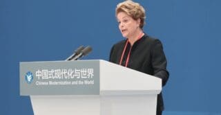 «Félicitations, présidente Dilma Rousseff, pour votre reconduction à la présidence de la Nouvelle Banque de Développement. Sous votre direction, la NDB joue un rôle clé dans le développement de nos pays», a écrit Mme Hoffmann sur X. Désignée en 2023 pour un mandat initial prenant fin en juillet 2024, Mme Rousseff avait déjà reçu le soutien du président russe Vladimir Poutine, qui avait évoqué cette reconduction lors du sommet des BRICS à Kazan l’an dernier.
