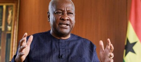 Face à une dette publique massive et une crise énergétique profonde, le président ghanéen John Dramani Mahama a officiellement lancé un dialogue économique national. Cette initiative vise à trouver des solutions pour relancer l’économie du pays, alors que les défis financiers s’accumulent