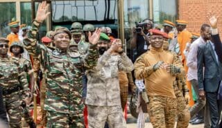 Sahel | AES : Une taxe de 0,5% sur les importations de pays tiers! Cette taxe qui vise à «financer le fonctionnement de l’Alliance et les projets communs», met fin à tout espoir de réintégration de ces pays dans la Cédéao. Elle risque par ailleurs de déclencher une guerre commerciale au sein de l’UEMOA, car il est fort probable que les Etats membres de l’Union appliqueront la réciprocité.