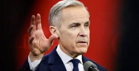 Le futur premier ministre du Canada, Mark Carney, est monté au créneau dimanche contre Donald Trump, assurant dans un discours offensif que son pays «gagnera» et «ne fera jamais partie des États-Unis, de quelque façon que ce soit.» «Les Canadiens sont toujours prêts quand quelqu'un lance le gant. Que les Américains ne s'y trompent pas. Dans le commerce comme au hockey, le Canada gagnera», a-t-il lancé, en référence à la rivalité sportive des deux pays, instrumentalisée récemment par Donald Trump.