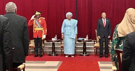 Âgée de 72 ans et engagée dans la lutte pour la libération contre la domination coloniale allemande, elle succède à Nangolo Mbumba, qui a assuré la transition pendant un an après le décès de Hage Geingob en février 2024.