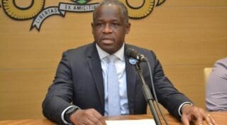 Gabon | La présidentielle du 12 avril se jouera entre quatre candidats Au total, 23 dossiers de candidatures ont été instruits, et quatre ont été jugés recevables, a annoncé le ministre de l'Intérieur Hermann Immongault, au cours d'un point de presse dimanche 9 mars. Il s’agit de l'actuel président de la Transition, le Général Brice Clotaire Oligui Nguema, du dernier Premier ministre du président déchu Ali Bongo, Alain-Claude Bilie By Nze - que la presse gabonaise présente comme son adversaire le plus sérieux - d'un juriste inspecteur des impôts, Joseph Lapensée Essingone et d'un médecin, Stéphane Germai