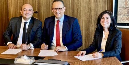 Cette levée de fonds vise à soutenir la stratégie de développement de DDM, tant sur le plan organique qu’à travers des opérations de croissance externe. L’ambition est claire : asseoir durablement la position de Dislog Group en tant que leader national et continental dans le secteur des dispositifs médicaux. DDM est désormais appelée à devenir la plateforme de consolidation des futures acquisitions du groupe dans ce domaine. Plusieurs sociétés sont d’ores et déjà identifiées comme cibles potentielles, parmi lesquelles Megaflex, Africare, Afrobiomedic et Farmalac.